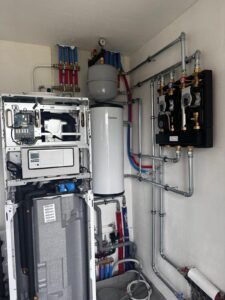 68b28195 84a7 407e b0d2 9e3d4740f33d 2